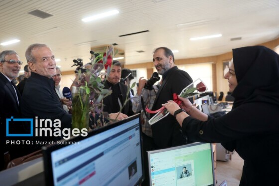 حضور سرزده رئیس‌جمهور در خبرگزاری ایرنا