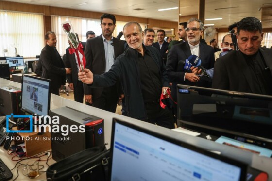 حضور سرزده رئیس‌جمهور در خبرگزاری ایرنا