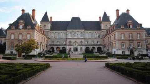 هنرمندان ایرانی از ویترین سیته پاریس حذف نشده‌اند