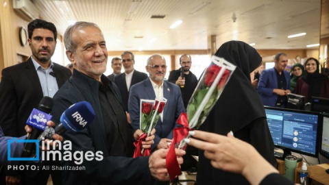 گزارش تصویری/ حضور سرزده رئیسجمهور در خبرگزاری ایرنا