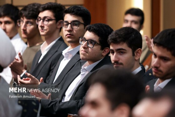 مراسم تجلیل از مدال آوران المپیادهای جهانی