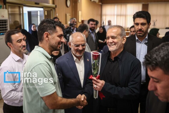 حضور سرزده رئیس‌جمهور در خبرگزاری ایرنا