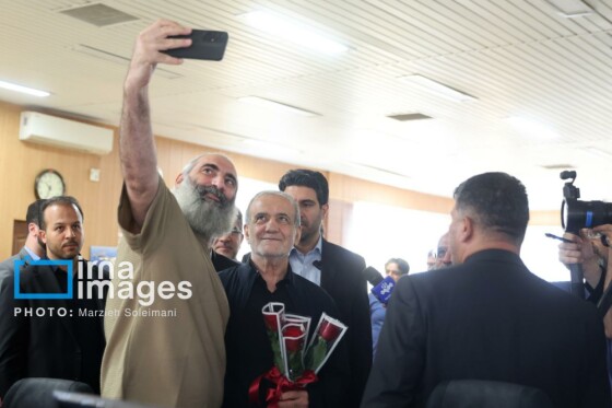 حضور سرزده رئیس‌جمهور در خبرگزاری ایرنا