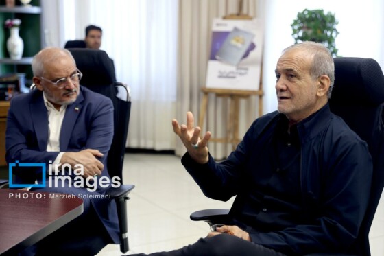 حضور سرزده رئیسجمهور در خبرگزاری ایرنا