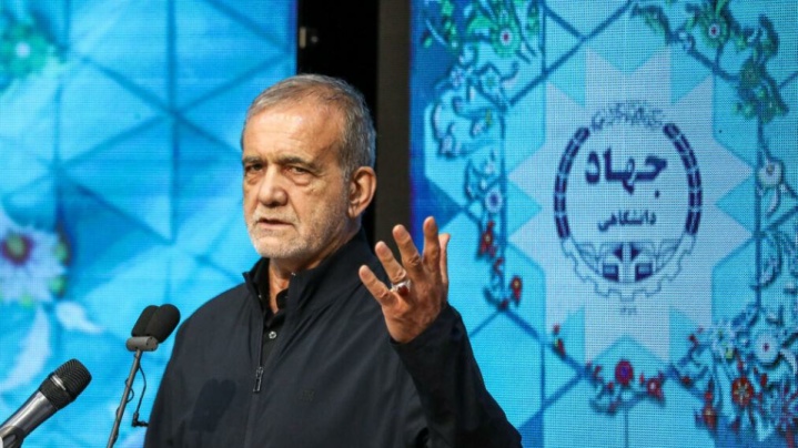 دولت با آغوش باز از جهادگران و دانشمندان استقبال می‌کند