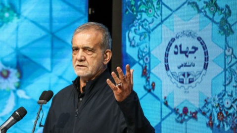 دولت با آغوش باز از جهادگران و دانشمندان استقبال می‌کند