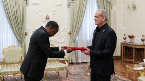 گزارش تصویری/ آیین دریافت استوارنامه سفرای جدید ۹ کشور