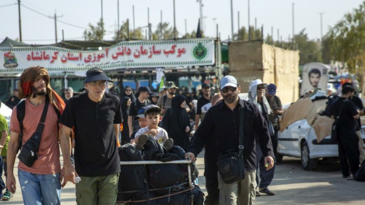 مجموع تردد زائران اربعین در مرز خسروی به ۵۹۴ هزار و ۳۹۶ نفر رسید