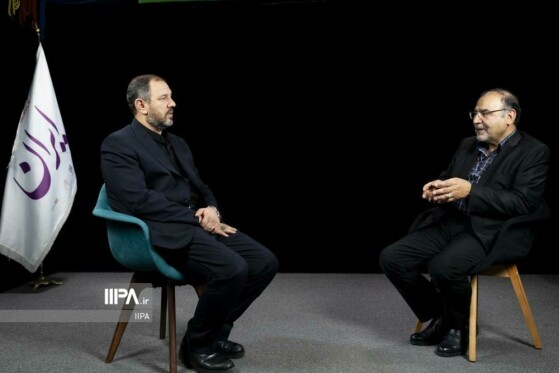 بازدید رئیس شورای عالی استانها از روزنامه ایران