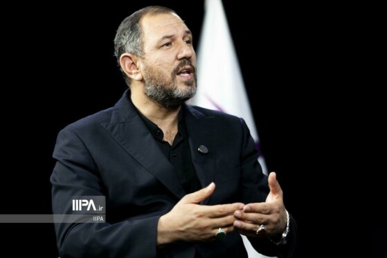 بازدید رئیس شورای عالی استانها از روزنامه ایران