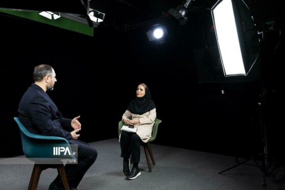 بازدید رئیس شورای عالی استانها از روزنامه ایران