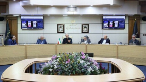 پزشکیان: پزشکان از قالب‌های محدود خارج و نجات‌بخش محله، جامعه و منطقه خود باشند