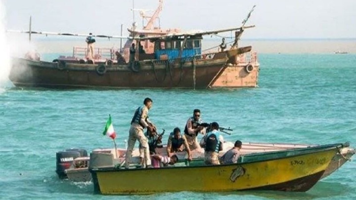 توقیف ۲ میلیون لیتر سوخت قاچاق در آب‌های هرمزگان