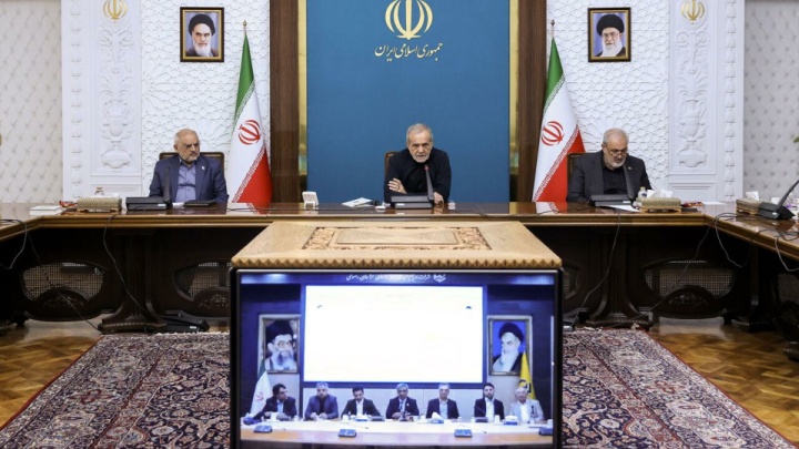 بهره‌برداری و آغاز عملیات اجرایی ۴۲۵ مگاوات نیروگاه خورشیدی کشور