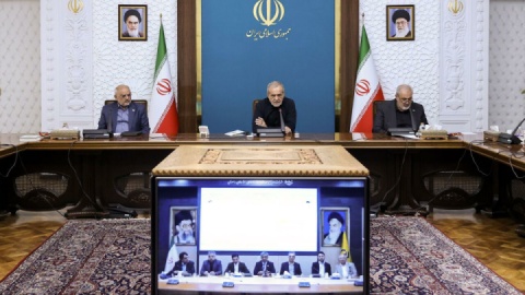 بهره‌برداری و آغاز عملیات اجرایی ۴۲۵ مگاوات نیروگاه خورشیدی کشور