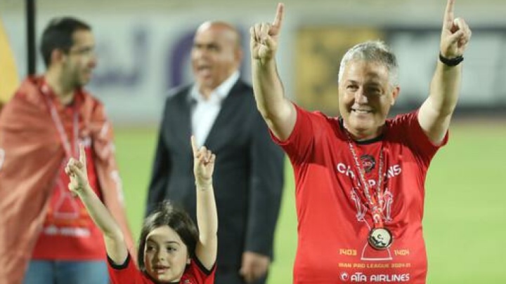 واکنش اسکوچیچ به دست ندادن با تاج: او را ندیدم!