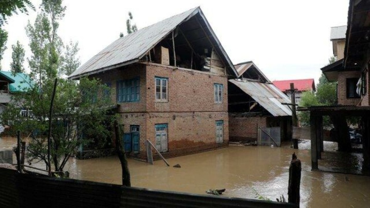 وقوع سیل در کشمیر؛ ۵۶ نفر کشته و ده‌ها نفر ناپدید شدند