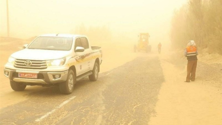 سرعت توفان گردوخاک سیستان از ۱۰۰ کیلومتر گذشت/ گردوغبارِ بی‌پایان!