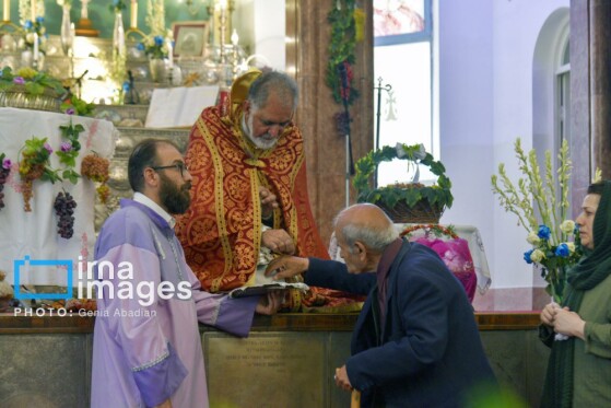 بزرگداشت عروج حضرت مریم (س) و عید تبرک انگور