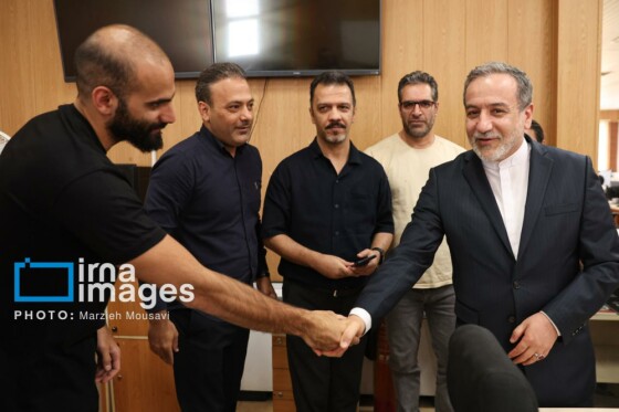 حضور وزیر امور خارجه در ایرنا