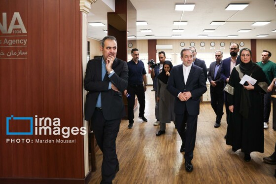 حضور وزیر امور خارجه در ایرنا