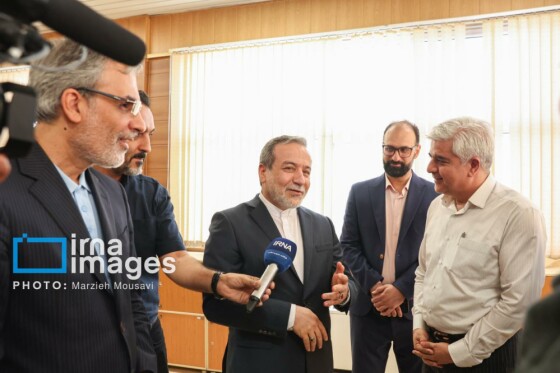 حضور وزیر امور خارجه در ایرنا