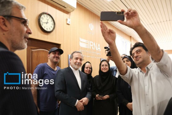 حضور وزیر امور خارجه در ایرنا