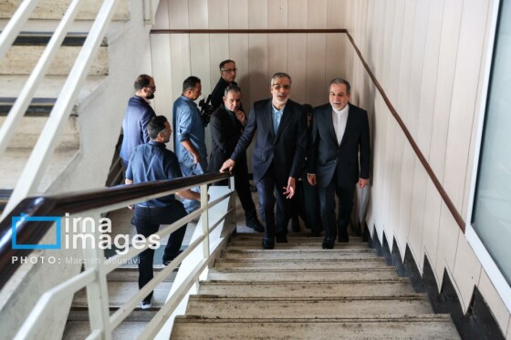 حضور وزیر امور خارجه در ایرنا