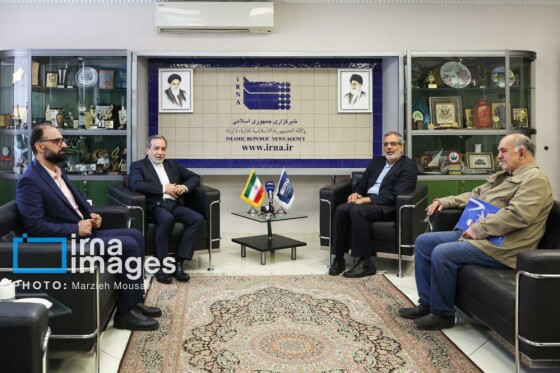 حضور وزیر امور خارجه در ایرنا