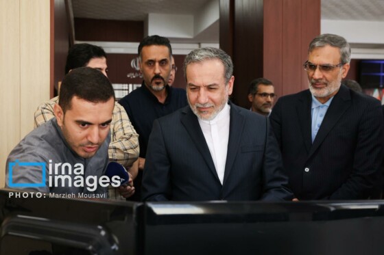 حضور وزیر امور خارجه در ایرنا