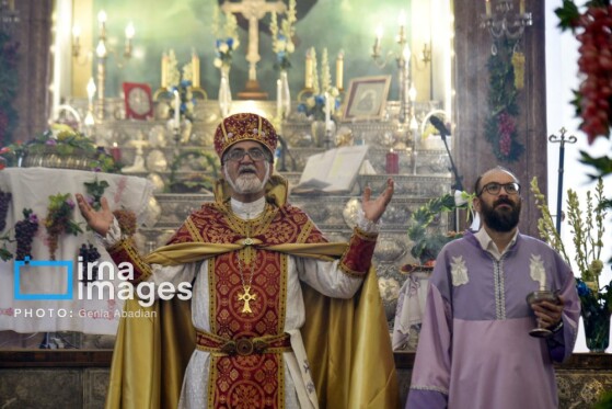 بزرگداشت عروج حضرت مریم (س) و عید تبرک انگور