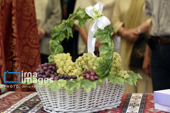بزرگداشت عروج حضرت مریم (س) و عید تبرک انگور