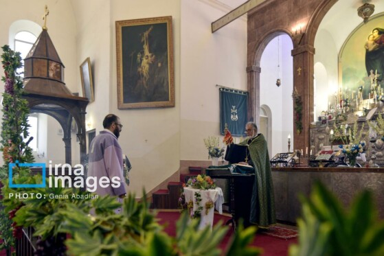 بزرگداشت عروج حضرت مریم (س) و عید تبرک انگور