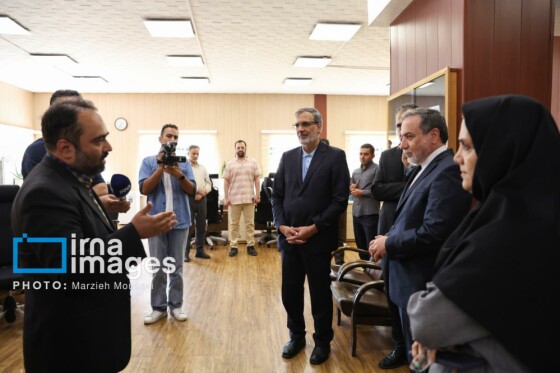 حضور وزیر امور خارجه در ایرنا