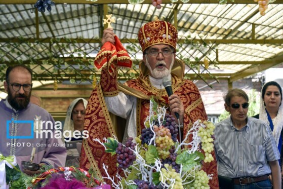 بزرگداشت عروج حضرت مریم (س) و عید تبرک انگور