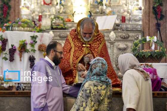 بزرگداشت عروج حضرت مریم (س) و عید تبرک انگور