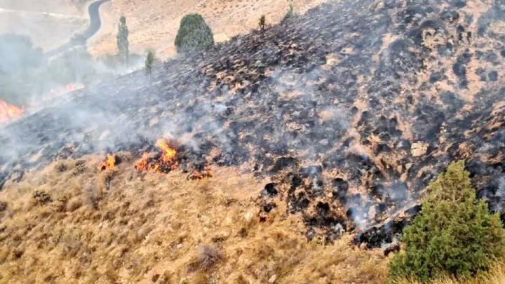 شعله‌ور شدن آتش‌ در کوه چرمین برای سومین بار