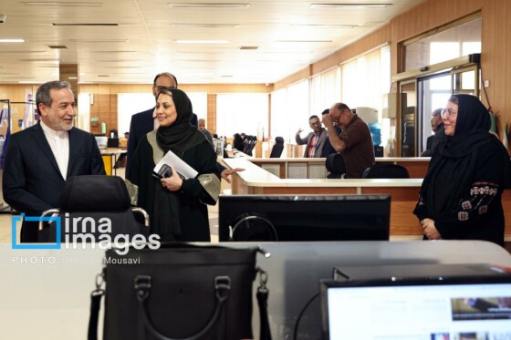 حضور وزیر امور خارجه در ایرنا