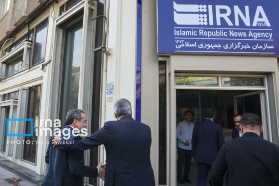 حضور وزیر امور خارجه در ایرنا