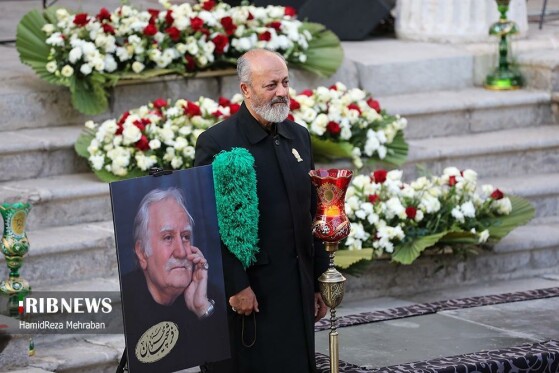 تشییع پیکر استاد محمود فرشچیان در اصفهان