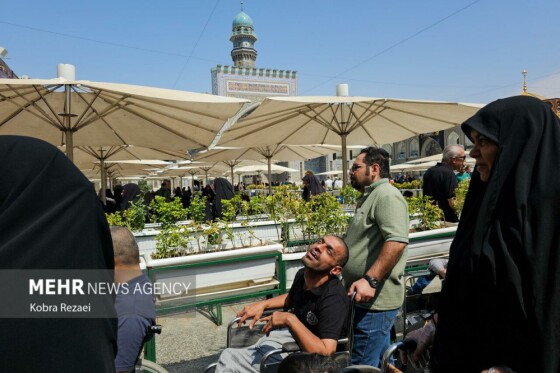 تشرف کاروان عزاداری معلولان به حرم مطهر رضوی