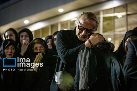 ورود پیکر استاد محمود فرشچیان به اصفهان