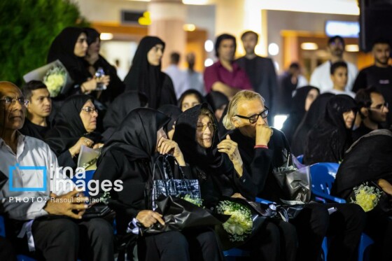 ورود پیکر استاد محمود فرشچیان به اصفهان