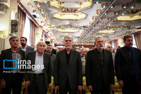 نشست وزیر فرهنگ و ارشاد اسلامی با هنرمندان، پیشکسوتان