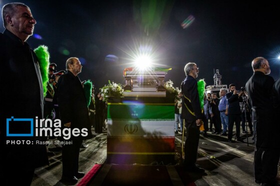 ورود پیکر استاد محمود فرشچیان به اصفهان