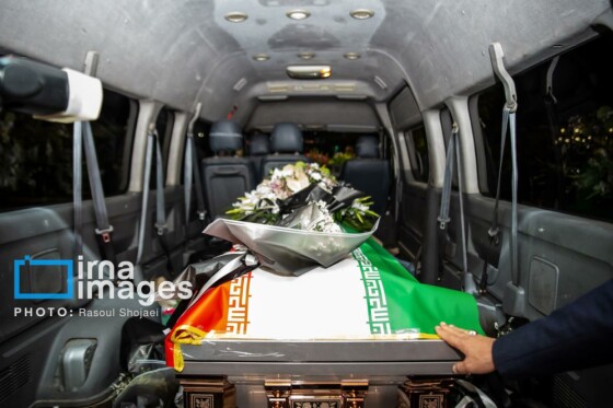 ورود پیکر استاد محمود فرشچیان به اصفهان
