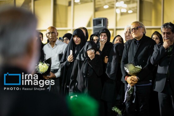 ورود پیکر استاد محمود فرشچیان به اصفهان