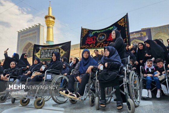 تشرف کاروان عزاداری معلولان به حرم مطهر رضوی