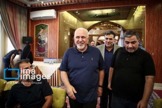 نشست وزیر فرهنگ و ارشاد اسلامی با هنرمندان، پیشکسوتان