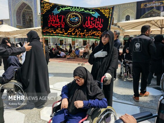 تشرف کاروان عزاداری معلولان به حرم مطهر رضوی